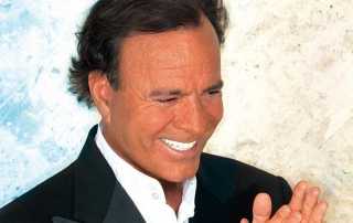 21-11-22-julio-iglesias-crooner-international-chanteur-voix-velours-d'or-crooner-radio