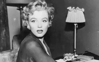 29-05-24-marylin-monroe-biographie-actrice-mannequin-glamour-chanteuse-croonerradio